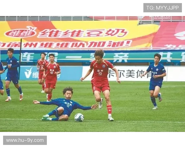 徐州与南通足球球迷激情对决 热血赛事点燃两座城市的足球梦想